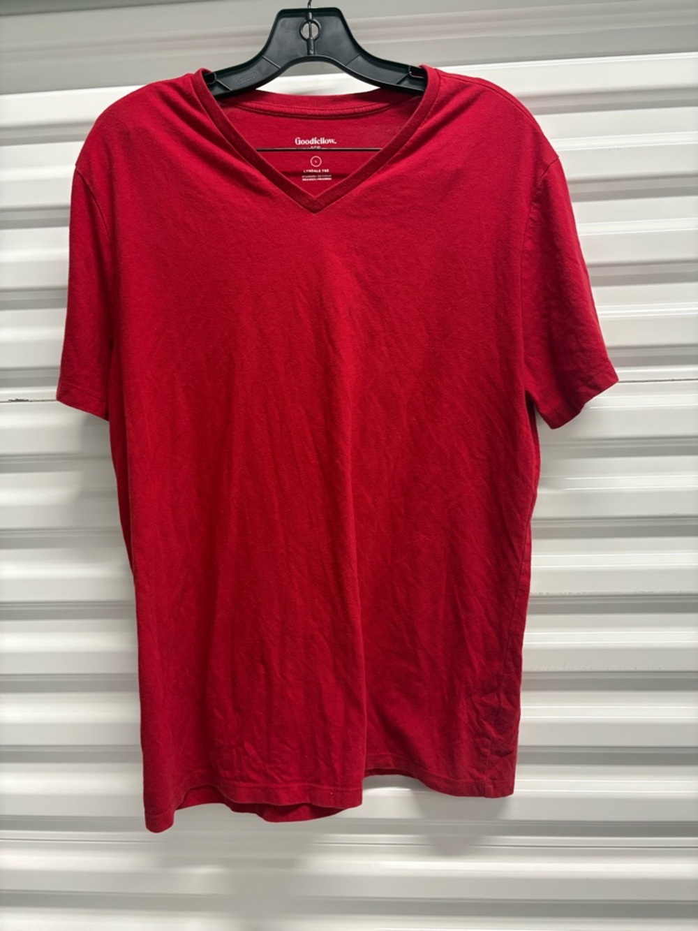 Goodfellow & Co Men's Lyndale Tee Red V-Neck Cotton Short Sleeve T-Shirt L